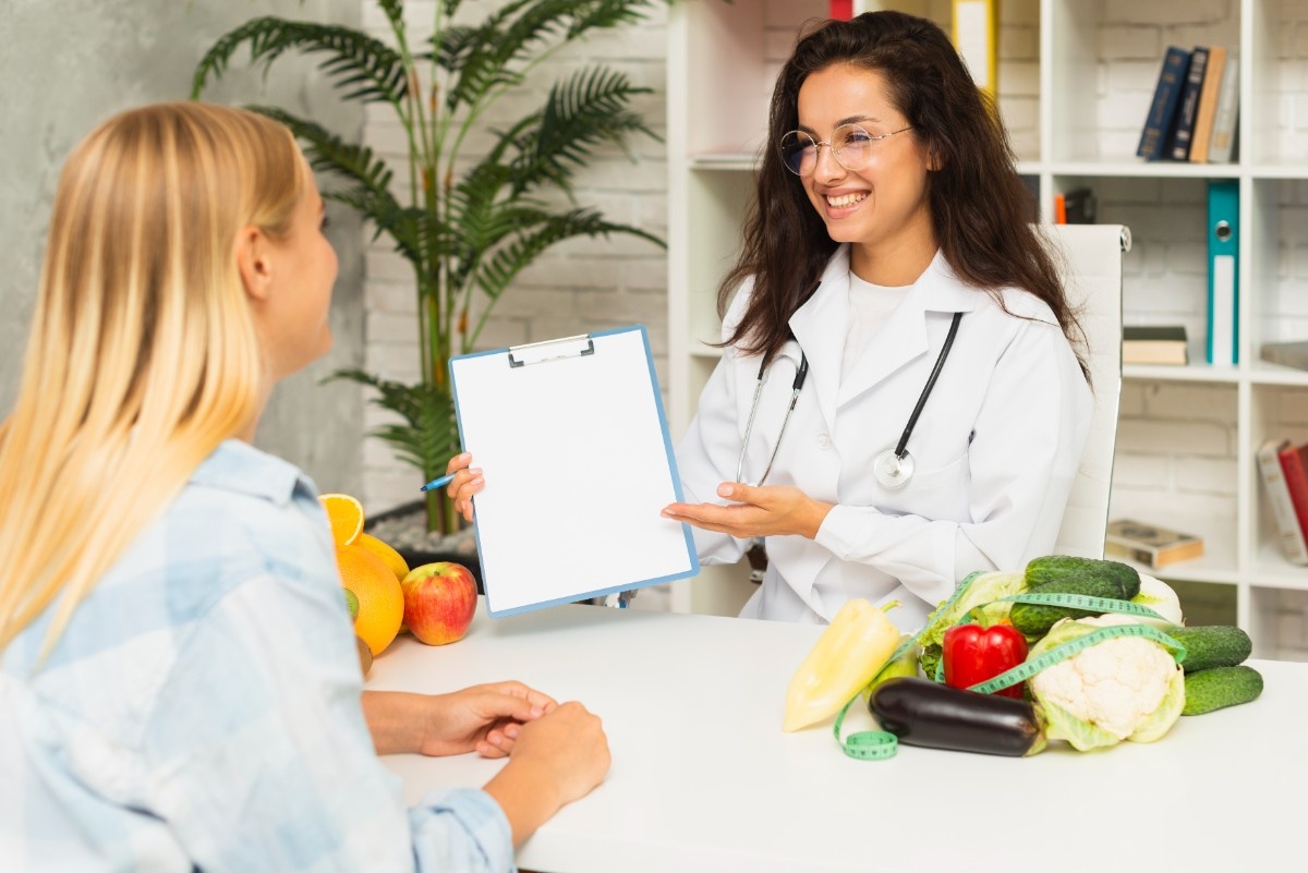 Why Medical Weight Loss Is the Key to Preventing Chronic Diseases 3 medium shot doctor showing results patient 1